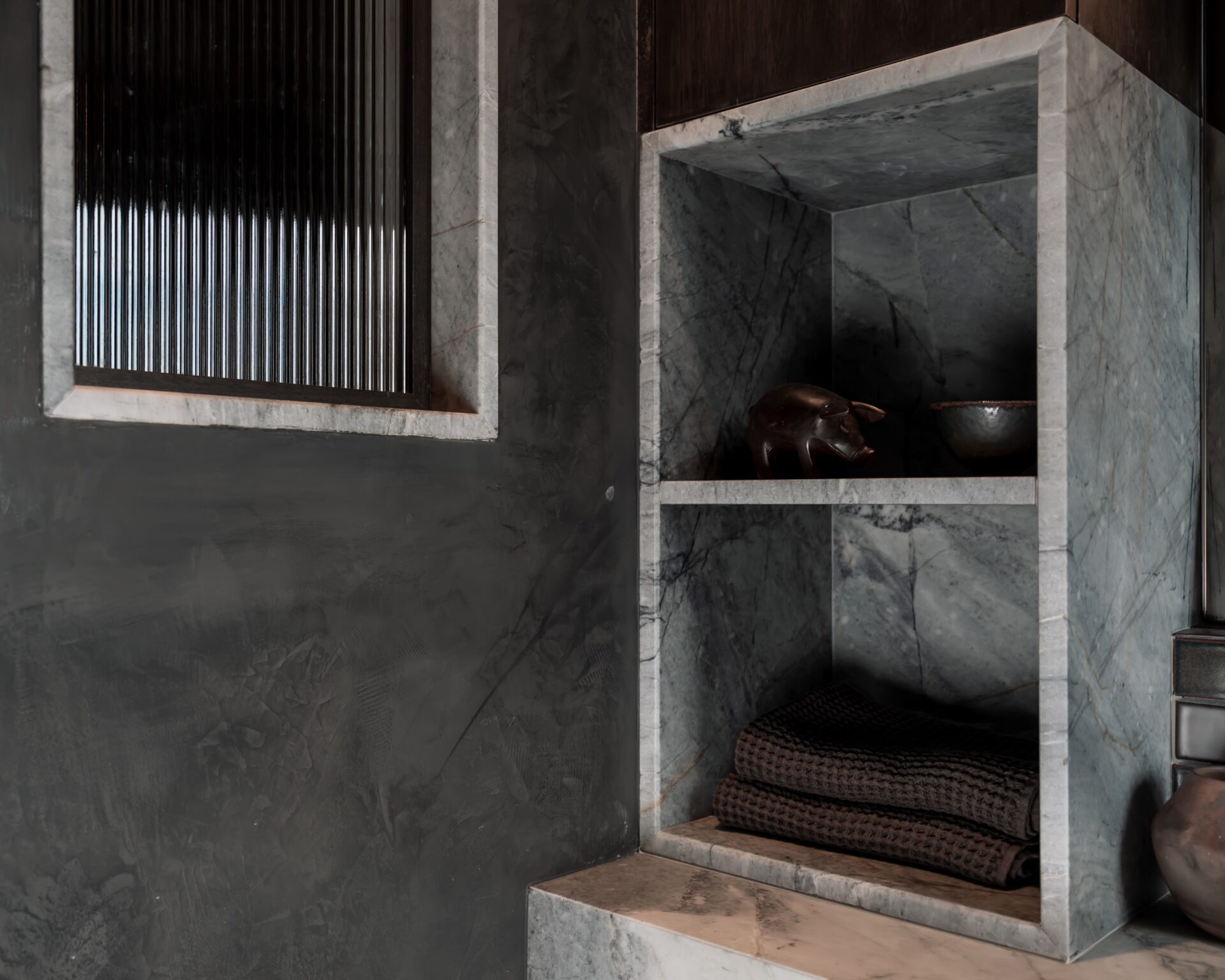 The New York Minute bedroom en suite, Ijen Blue Quartzite stonework