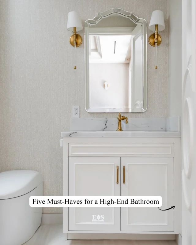 ✨ Same bathroom space, completely different feel! ➡️ Scroll to find out why.
.
.
.
#BathroomDesign #LuxuryInteriors #StoneAndTile #HomeRenovation #InteriorInspo